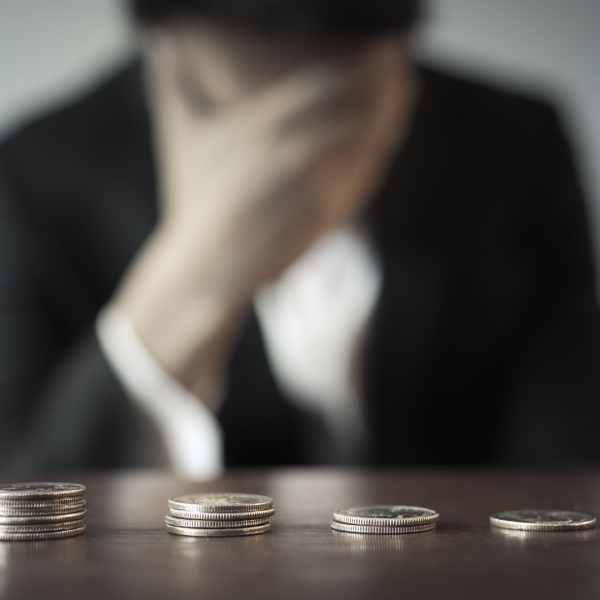 Consulter un avocat compétent en matière de droit bancaire pour déposer son bilan au Tribunal de Commerce à Toulon