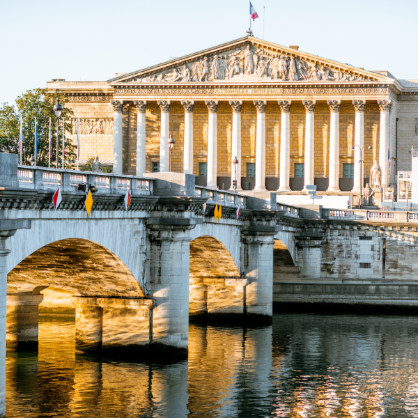 Avocat pour contester une assemblée générale des copropriétaires près de Six fours les plages 83140
