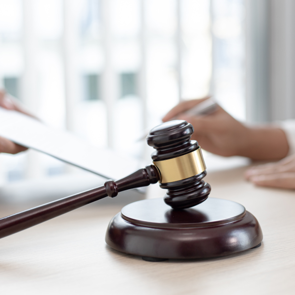 Contestation d'une augmentation de charges : les recours possibles à Toulon